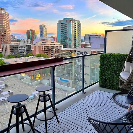 YYC Luxury Dt, 2 Bedroom Deal, Private Balcony, Full Kitchen, Gym - Free Parking מראה חיצוני תמונה