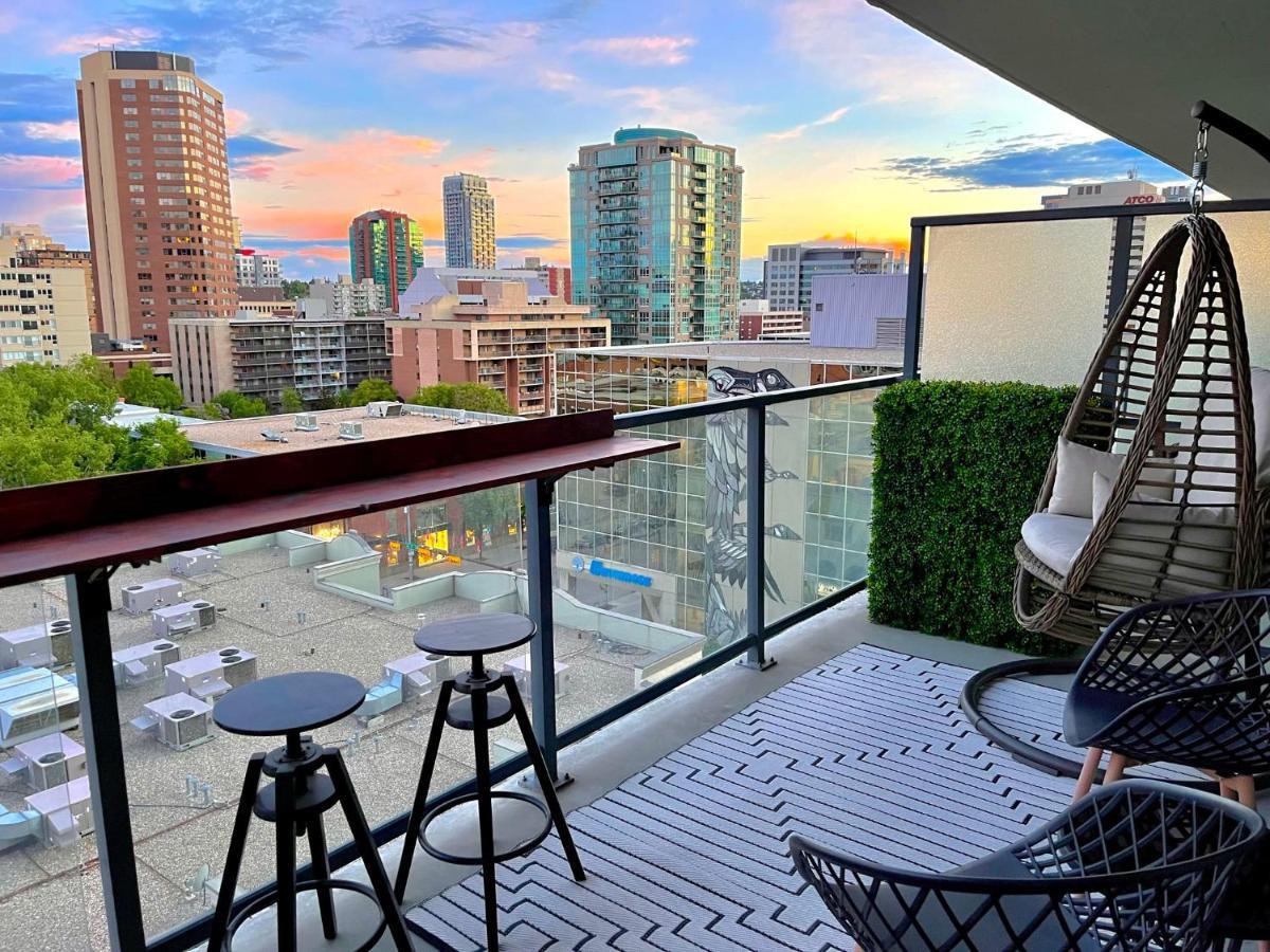 YYC Luxury Dt, 2 Bedroom Deal, Private Balcony, Full Kitchen, Gym - Free Parking מראה חיצוני תמונה