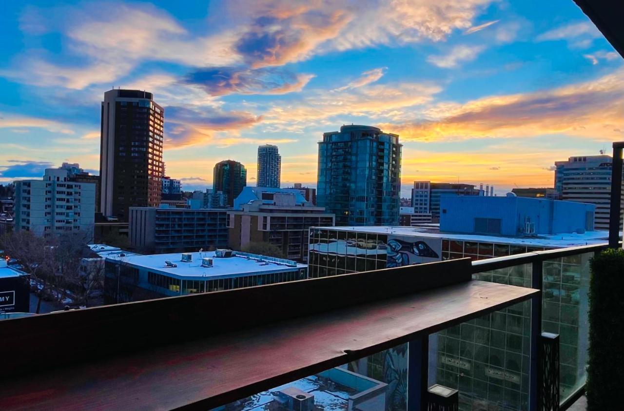 YYC Luxury Dt, 2 Bedroom Deal, Private Balcony, Full Kitchen, Gym - Free Parking מראה חיצוני תמונה