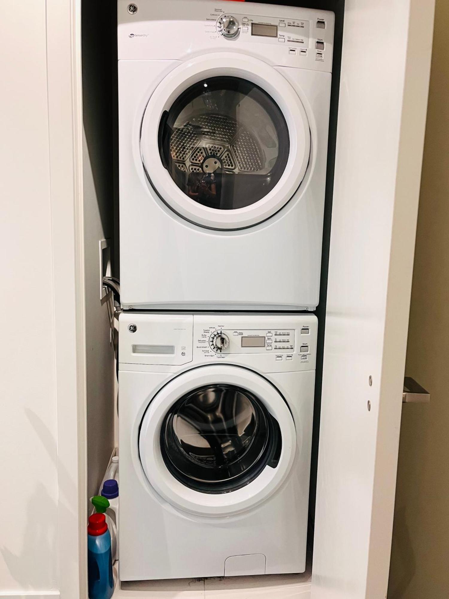YYC Luxury Dt, 2 Bedroom Deal, Private Balcony, Full Kitchen, Gym - Free Parking מראה חיצוני תמונה