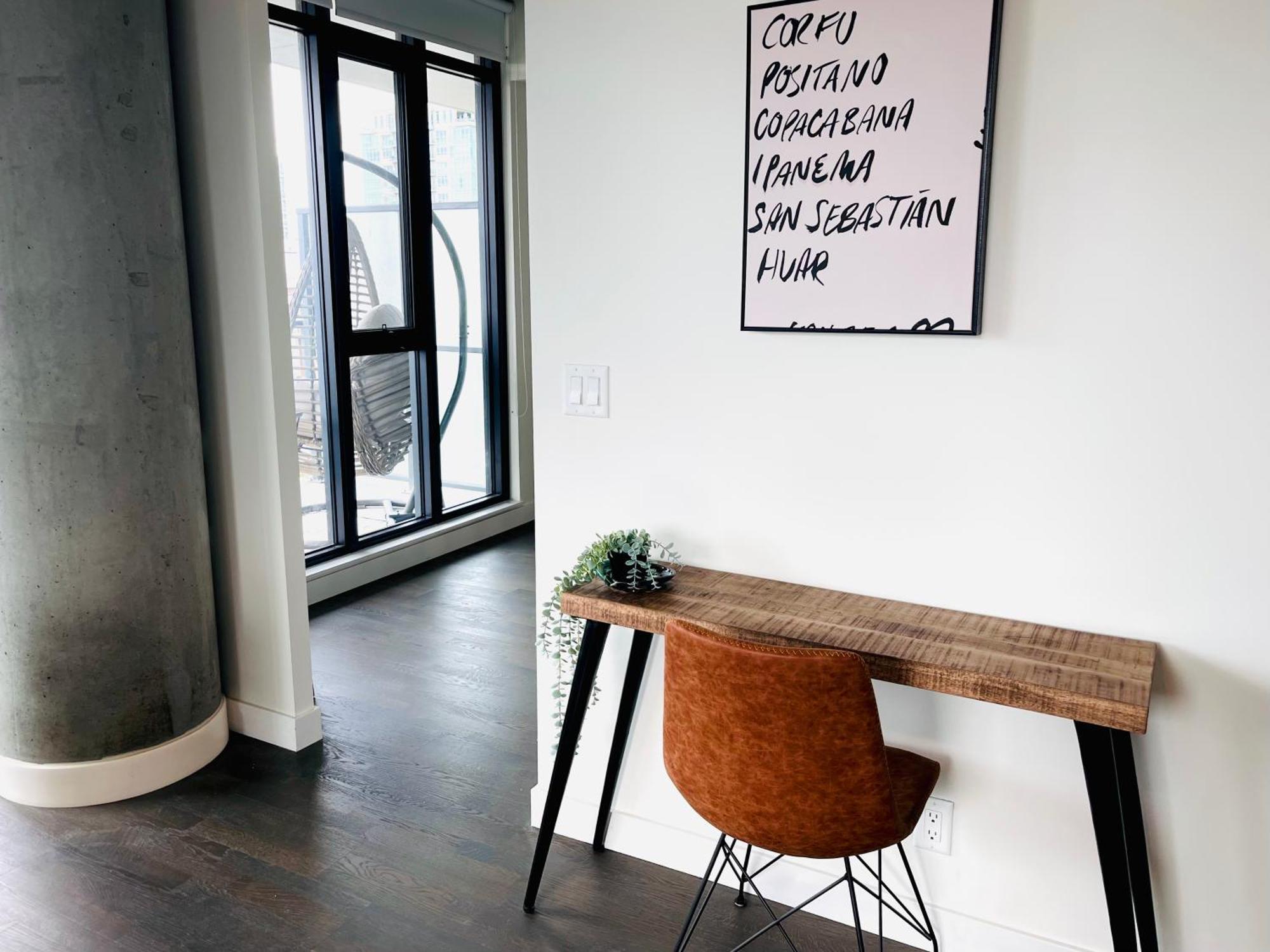 YYC Luxury Dt, 2 Bedroom Deal, Private Balcony, Full Kitchen, Gym - Free Parking מראה חיצוני תמונה